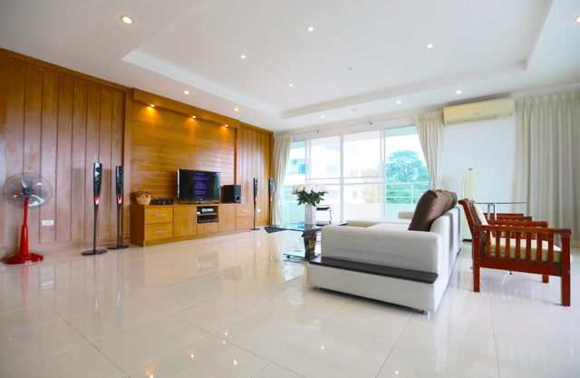 Large 2 bedrooms condo for sale, Pratamnak -Pattaya Realestate- - Condominium -  - Pratamnak