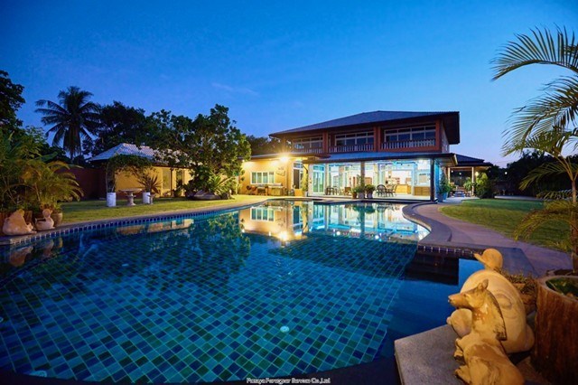 Large villa for sale, close to the International Schools, Mabprachan Lake Area    -Pattaya-Realestate- - House -  - Mabprachan Lake Area